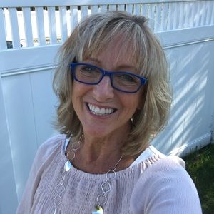 Meet your Posher, Carole